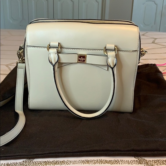 kate spade Handbags - Kate Spade bow crossbody/hand bag
